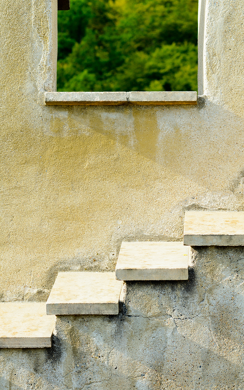 2in Square Edge Beignet Limestone Step Treads