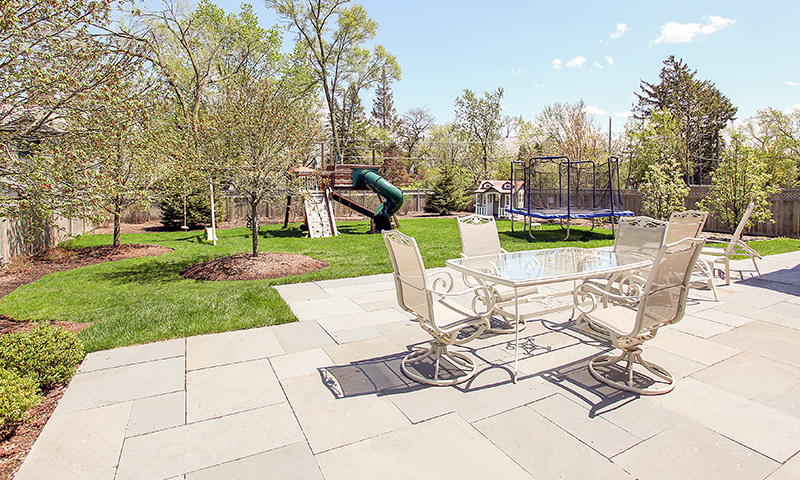 Indiana Limestone Exterior Patio Laid in a 6in Multiple Pattern