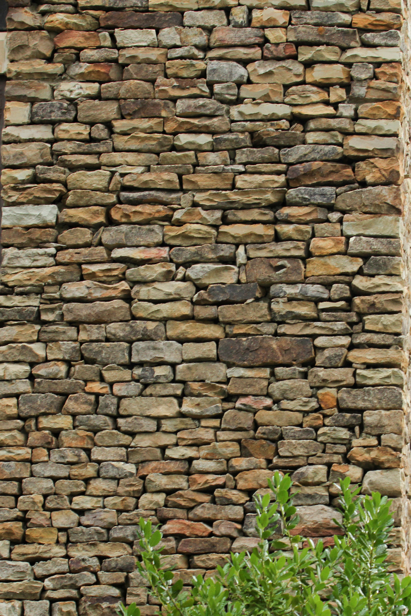 Thin and Medium Stack Moss Rock (Fieldstone) Dry Stacked
