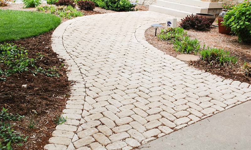 Tumbled Indiana Limestone Cobblestone Walkway and Border